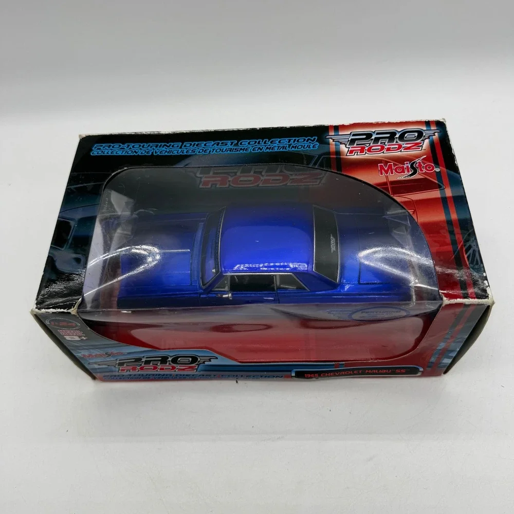 Maisto 31090 Pro Rodz 1:24 Scale 1965 Chevrolet Malibu SS 2005 Diecast Metal Car